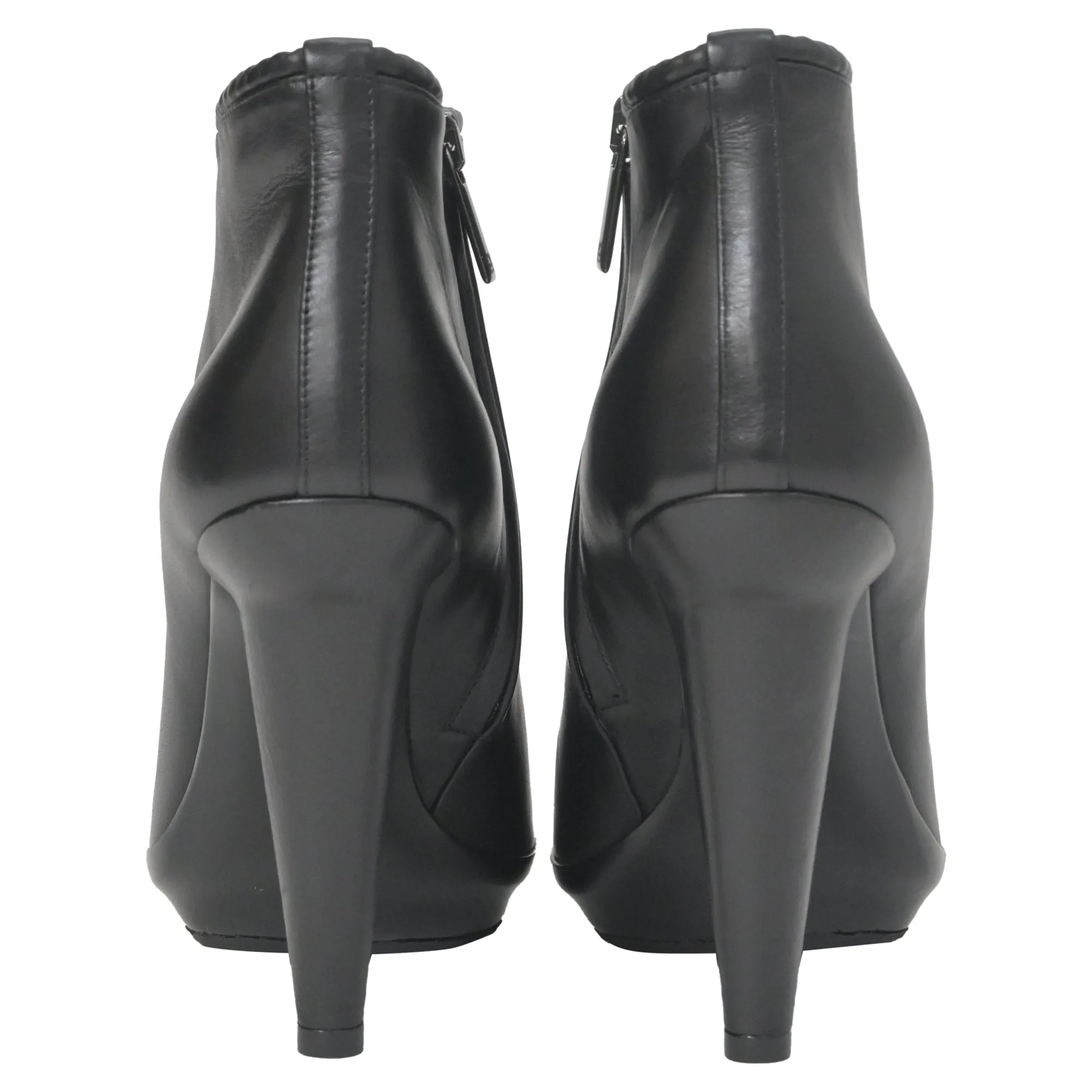 Bottega Veneta Ankle Boots in Black Leather