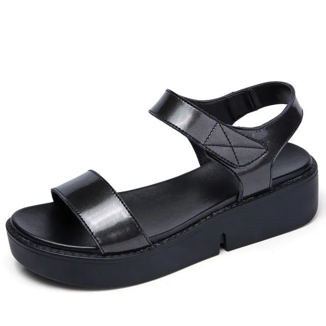 High Quality Summer Women Sandals Comfortable Leather Flat Comfort Lady Shoes Golden Punk Sandalias