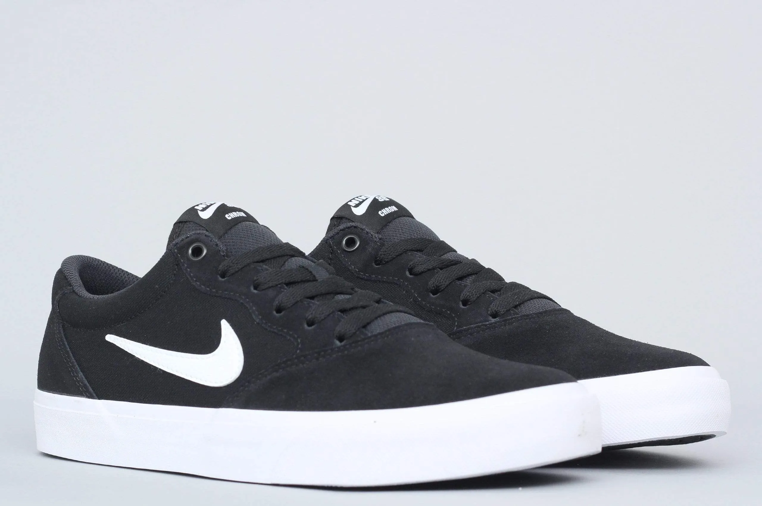 Nike SB Chron SLR Shoes Black / White