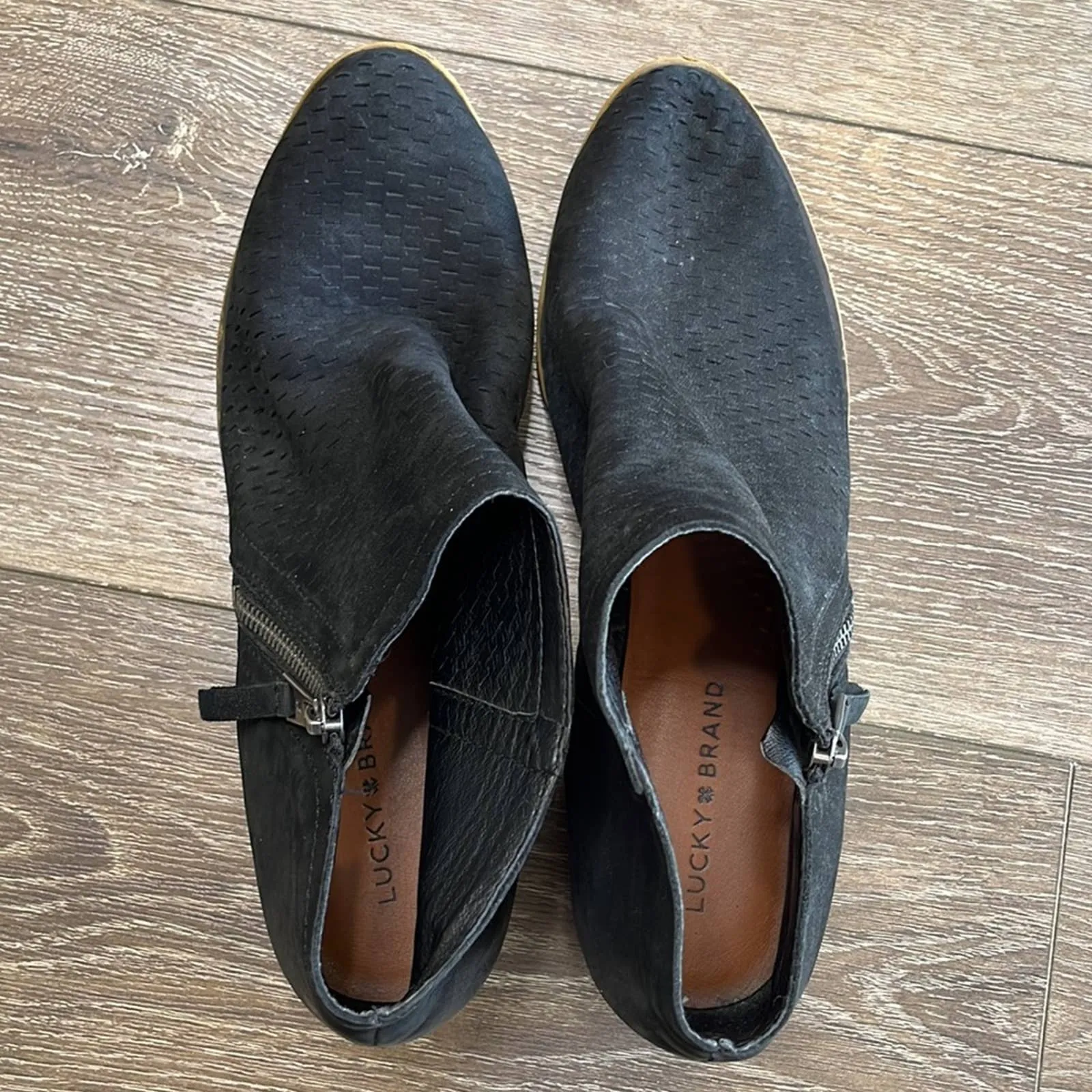 Sz 10.5 Lucky Brand Black Perforated Side Zip Heeled Ankle Booties