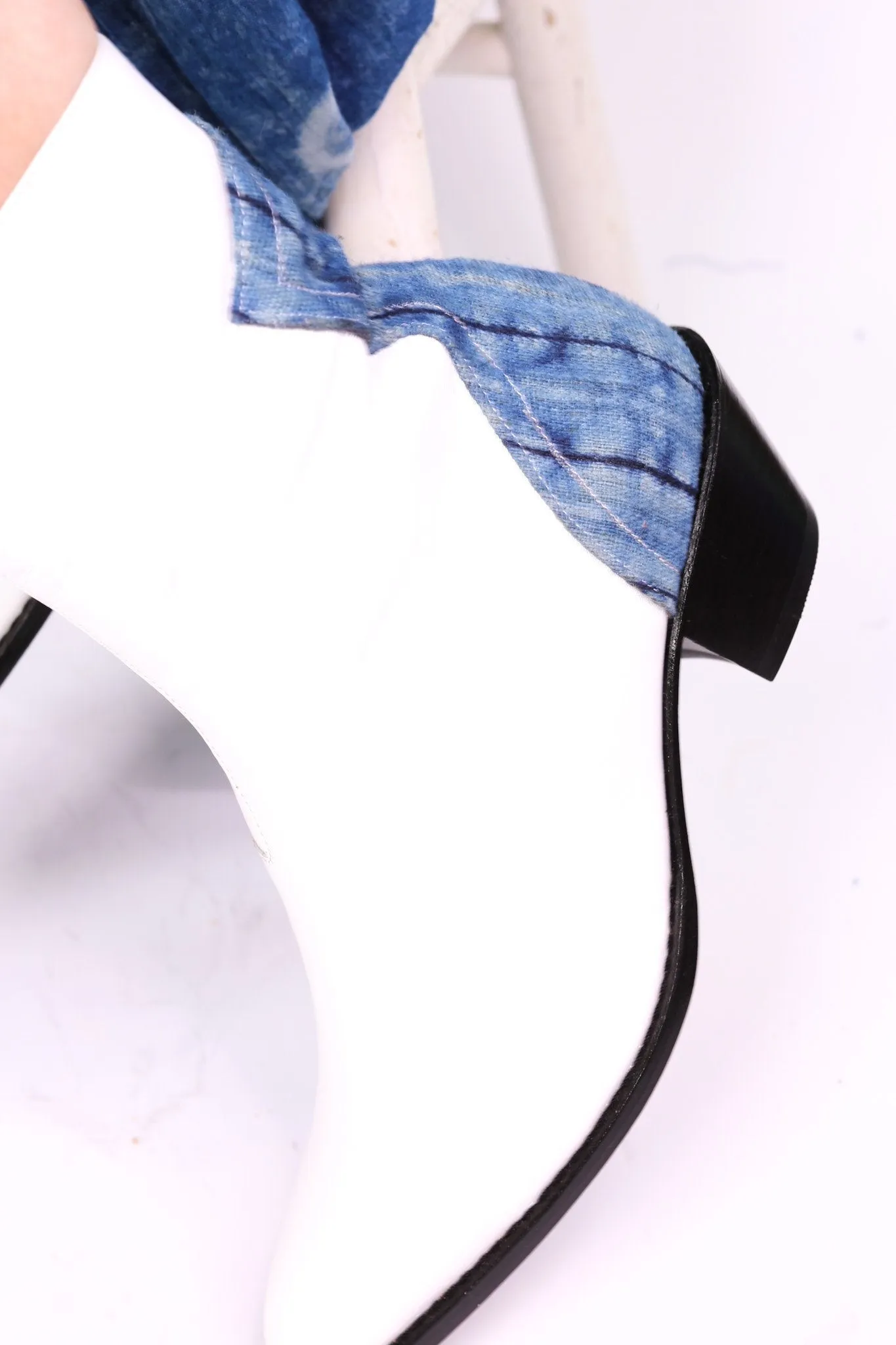 WHITE ANKLE BOOTS INDIGO PAEYA